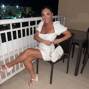 White puff sleeve zara dress